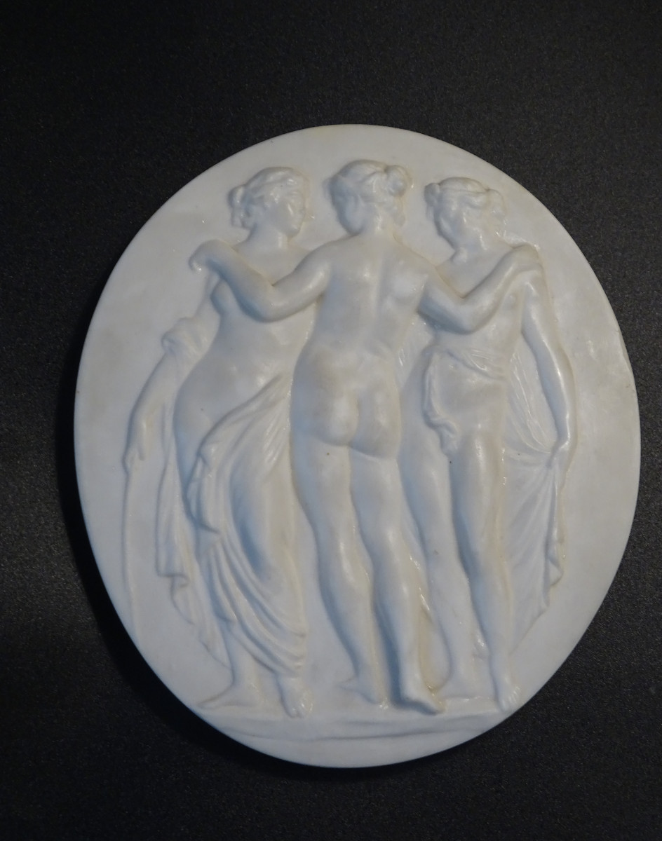 3 Graces Biscuit Oval Medallion-photo-2