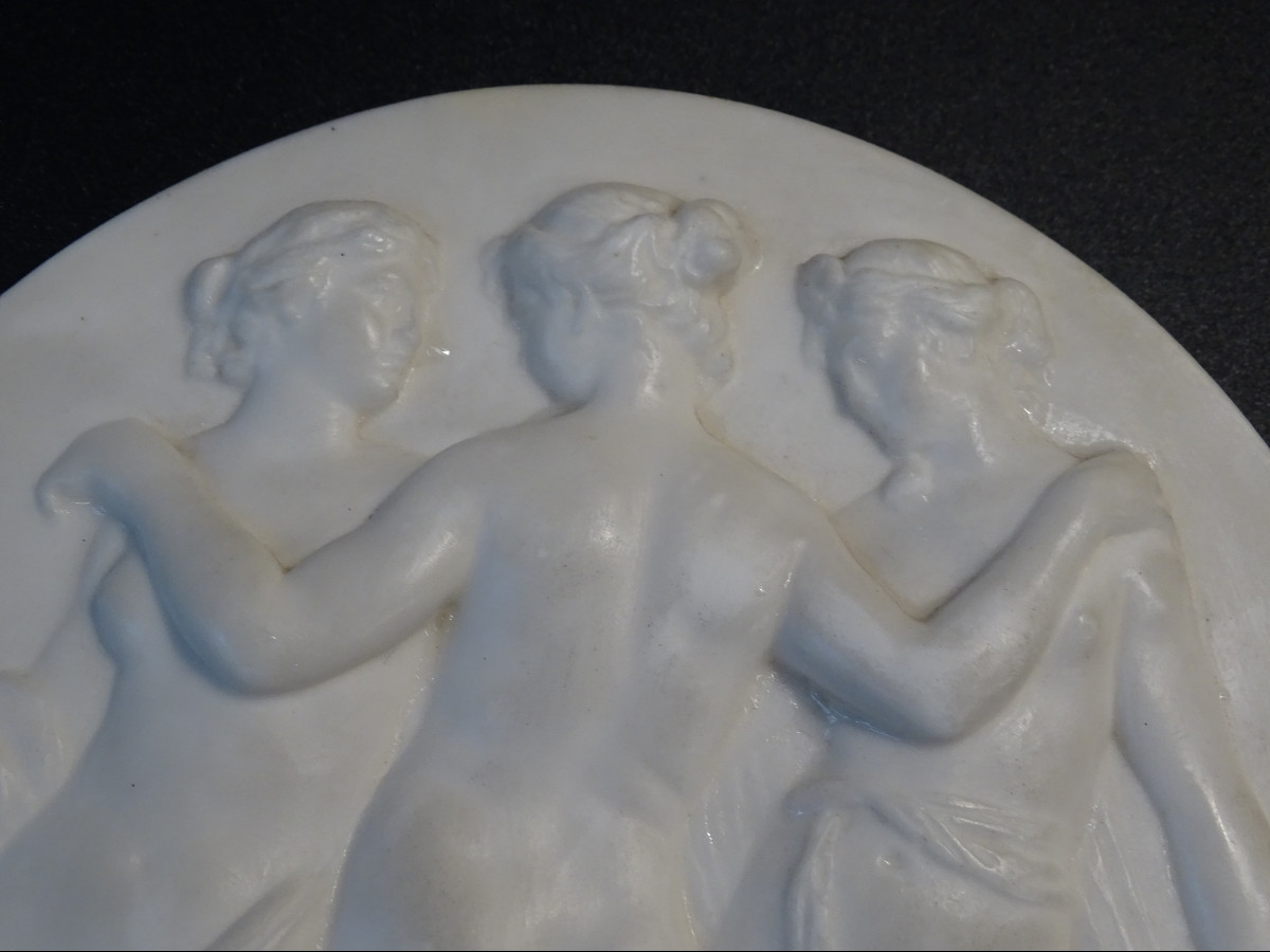 3 Graces Biscuit Oval Medallion-photo-3