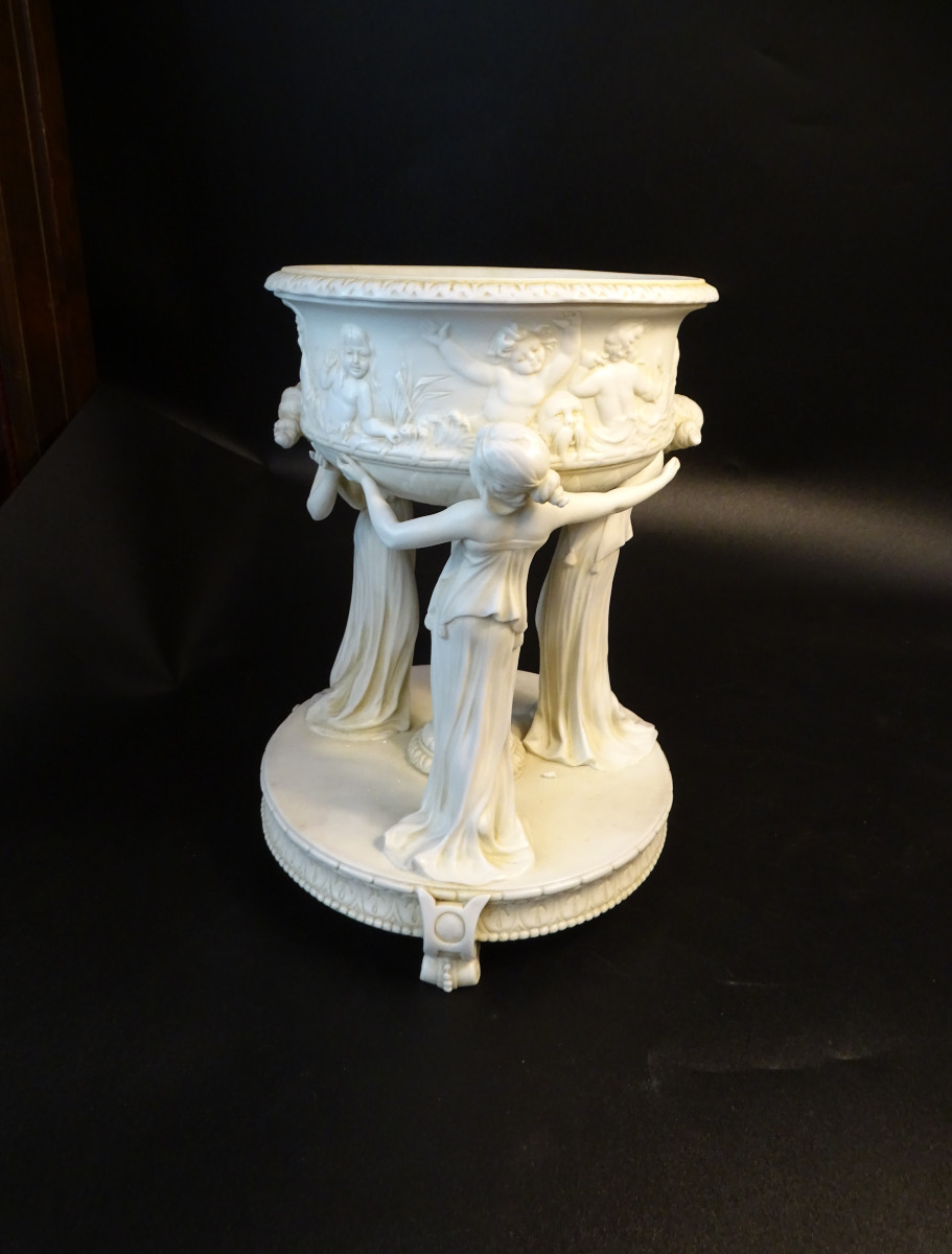 Centre de Table en Biscuit Art Nouveau