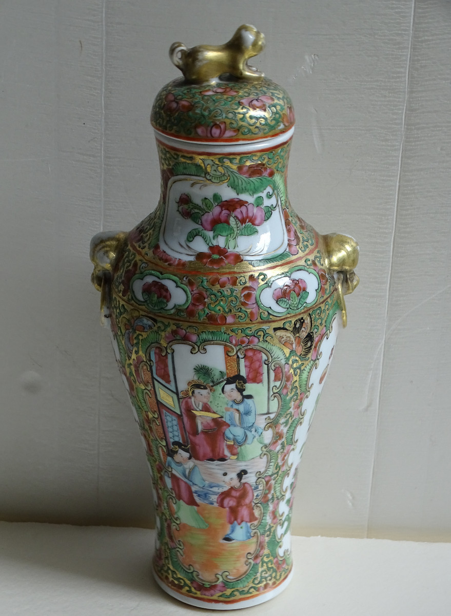 Small Covered Baluster Vase Canton 19th