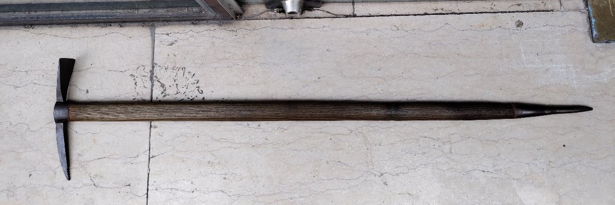 Vintage Woman 's Ice Axe