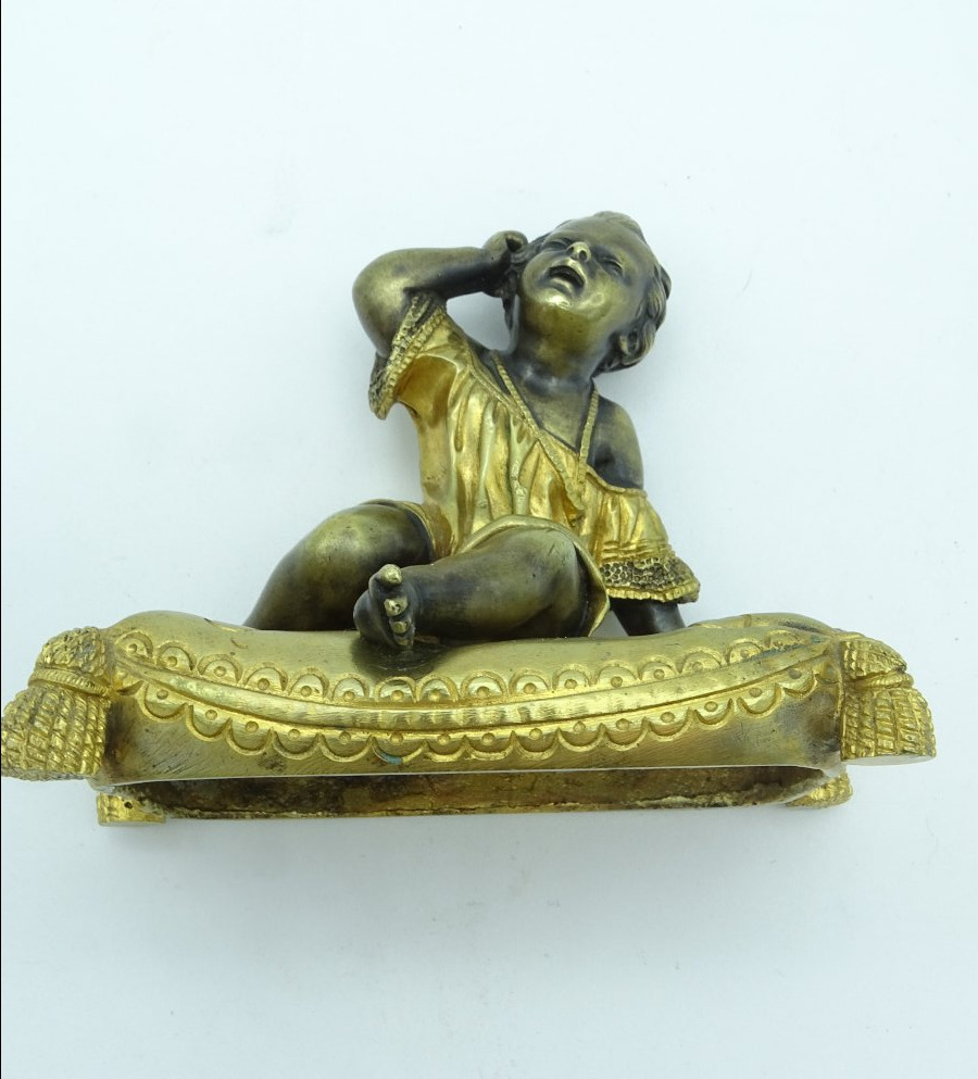 Bronze Chérubin sur coussin-photo-1