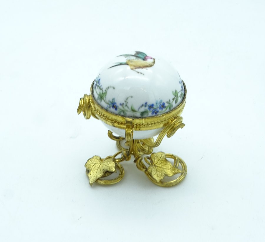 Porcelain Ring Sizer With Bird Design