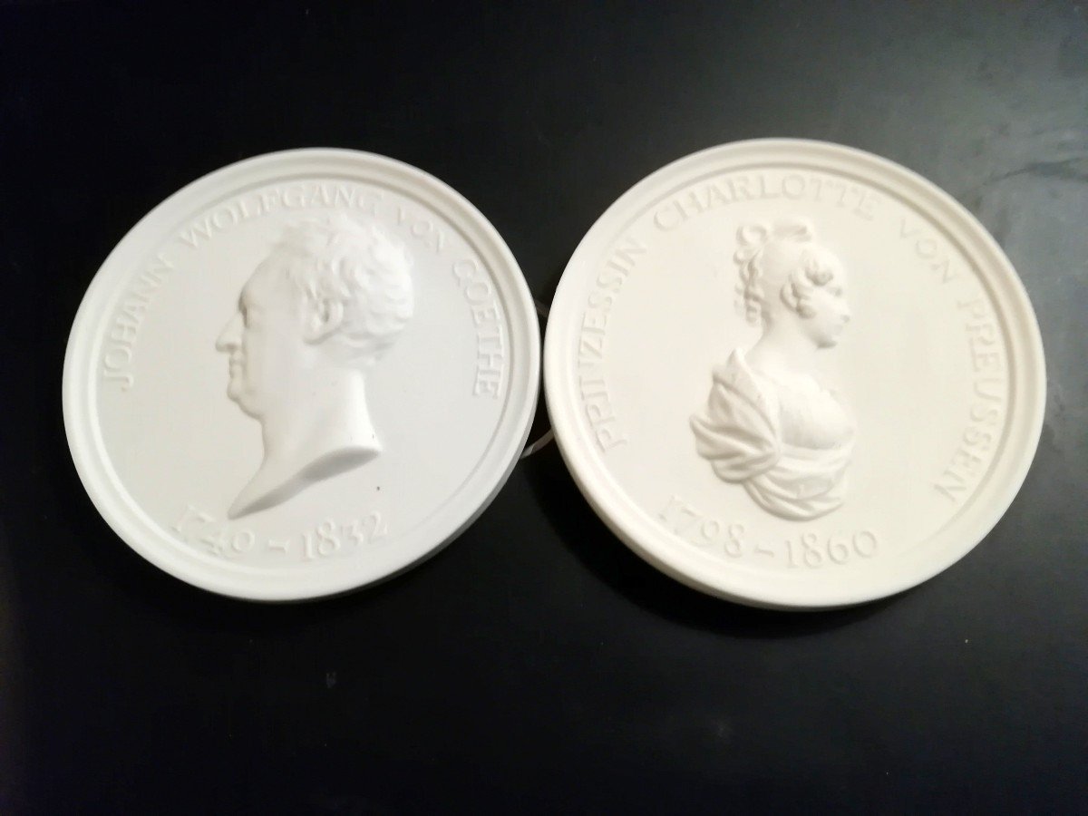 2 Médaillons En Porcelaine De Meissen 20ème