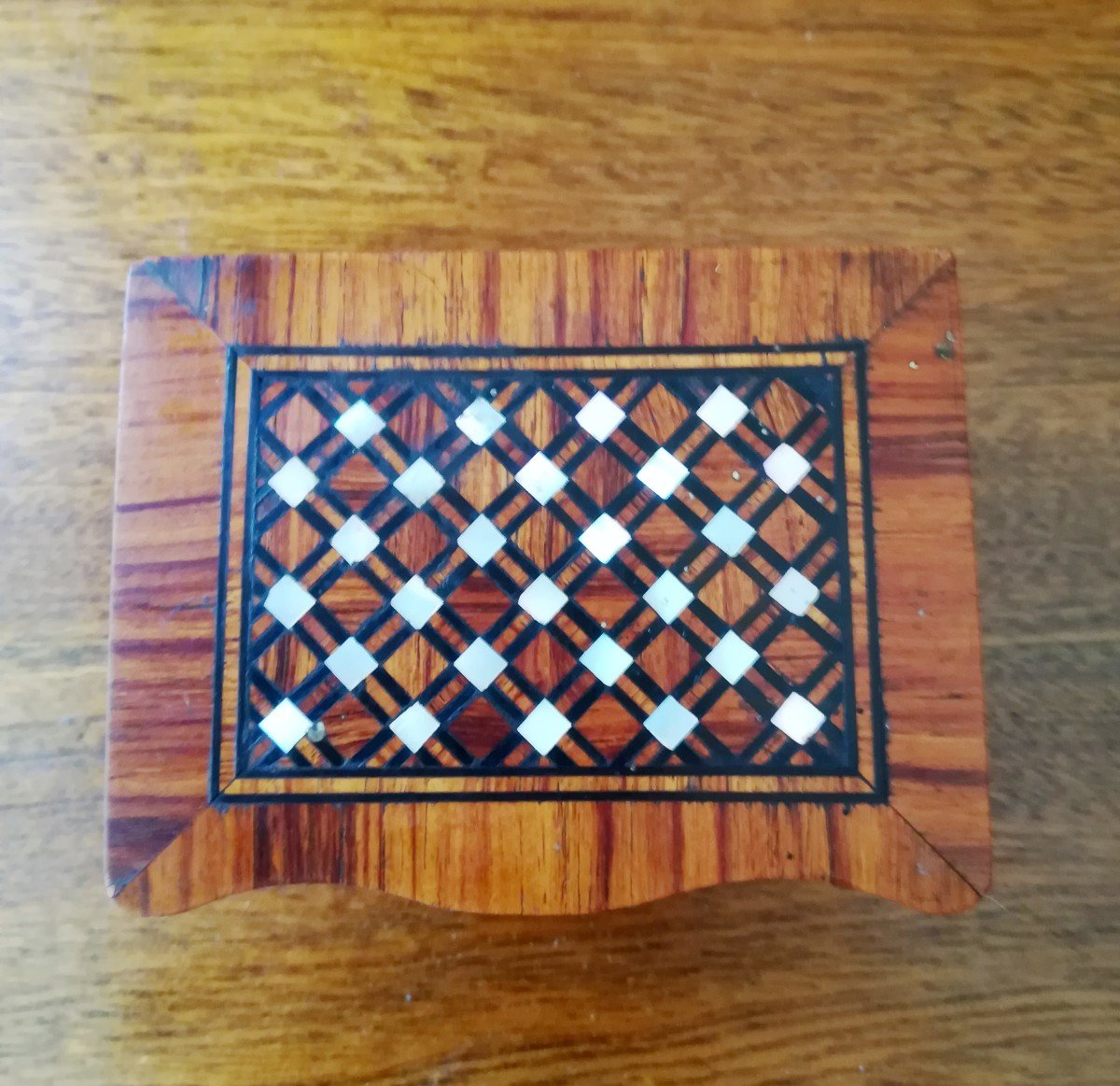 Small Box In Rosewood And Mother Of Pearl Late 19th