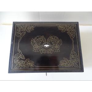 Coffret en Palissandre, Ivoire et Filets de Laiton
