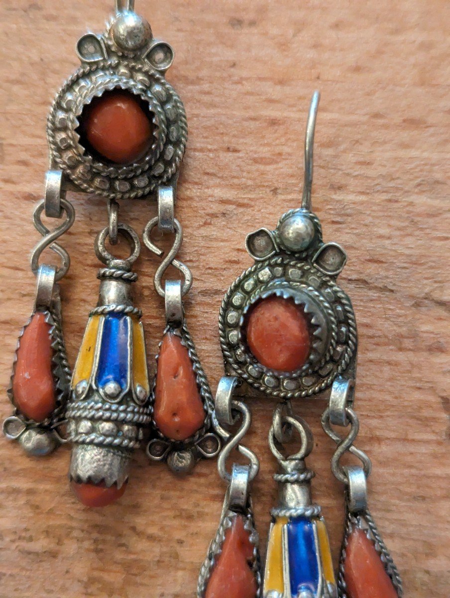 Pair Of Berber Earrings, Old, In Hallmarked And Enamelled Silver, With Coral-photo-4