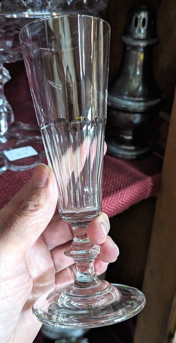 8 Flûtes à champagne 19ème, en verre taillé -photo-3