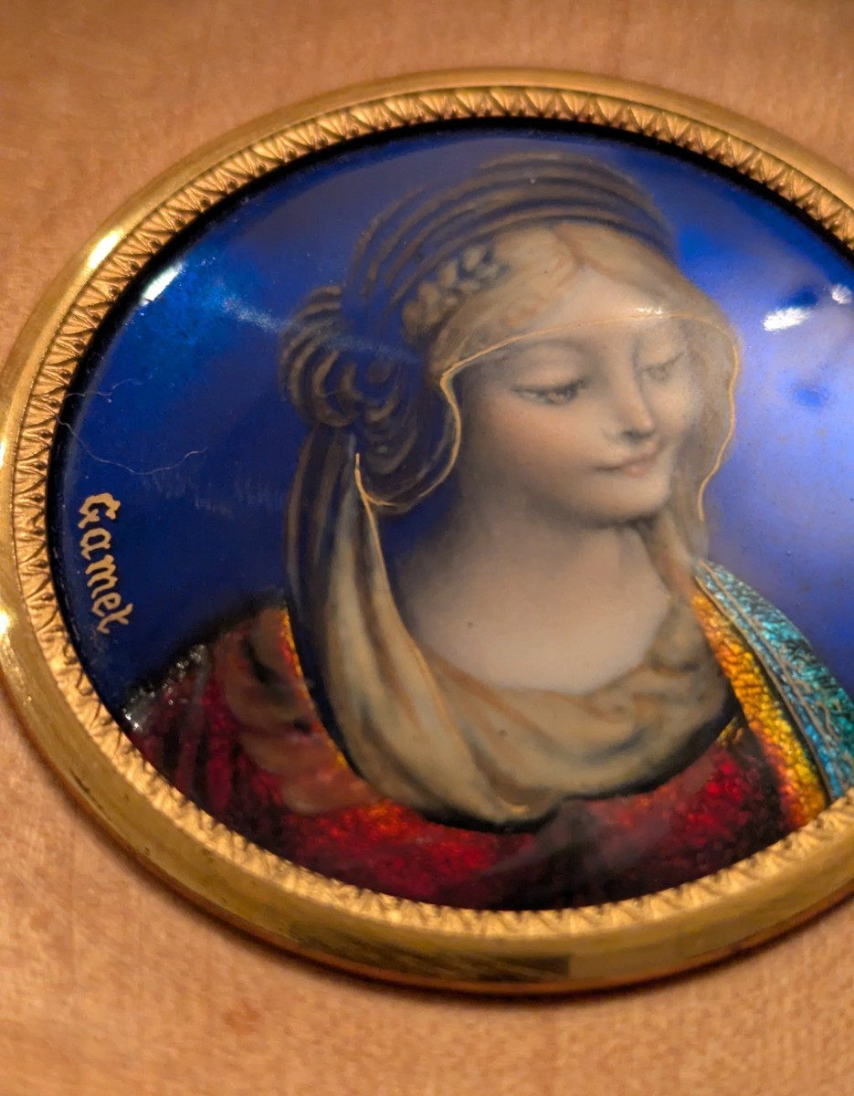Délicate miniature émaillée, signée Gamet-Jeune femme-photo-3