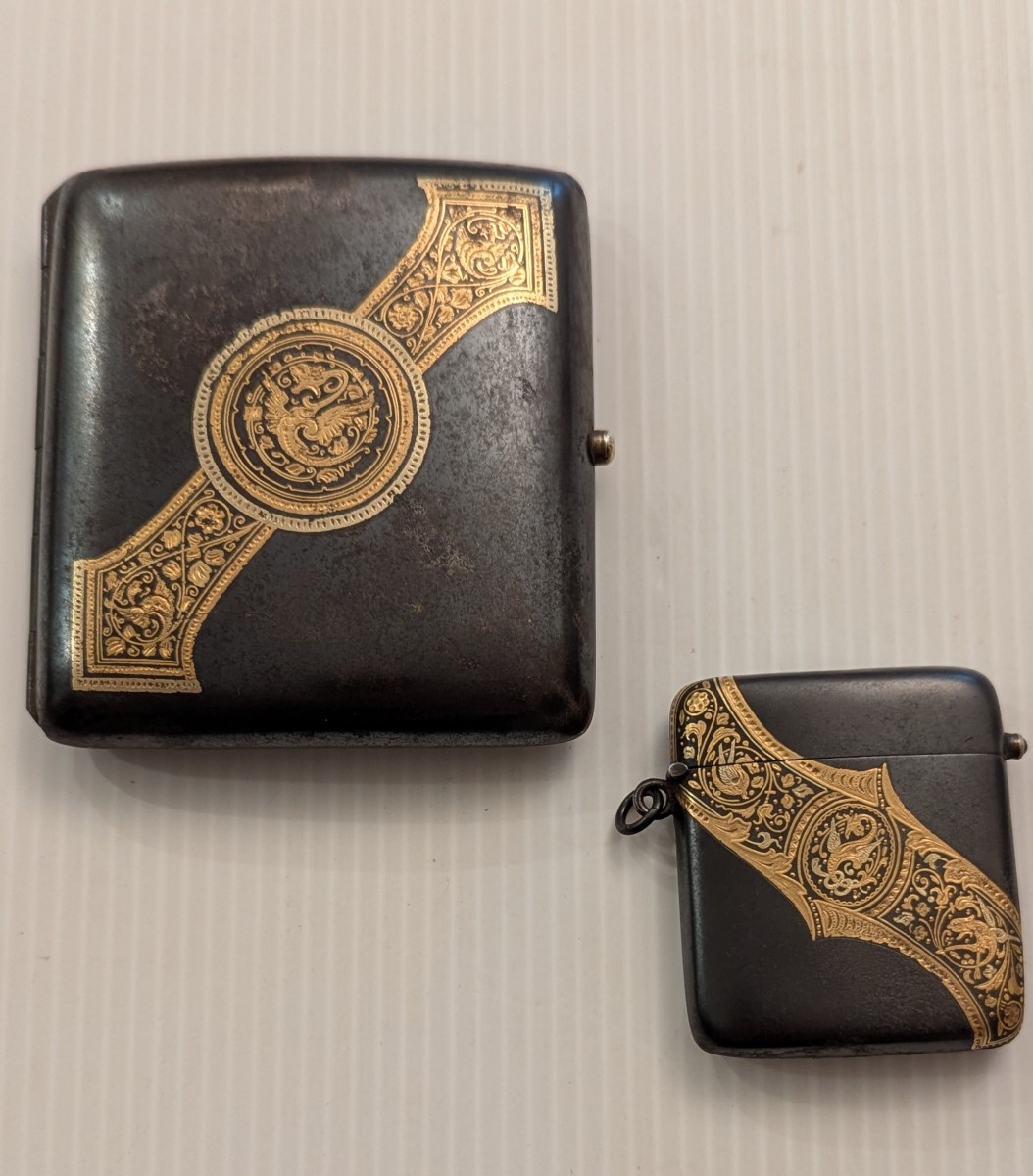 Cigarette Holder And Matching Pyrogen - Toledo Damascened Steel