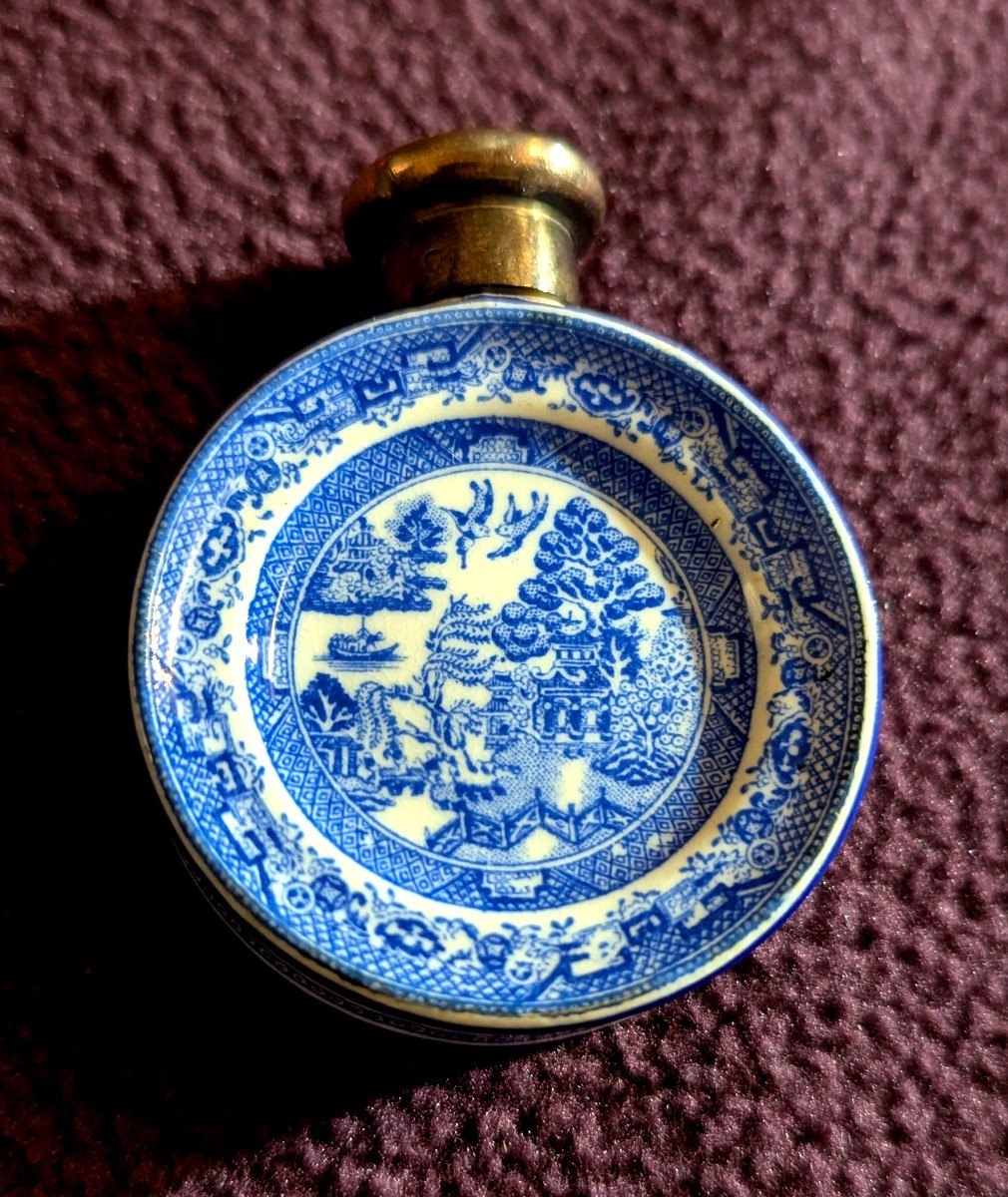 Petit flacon à parfum anglais, 19ème-Assiette miniature-Argent