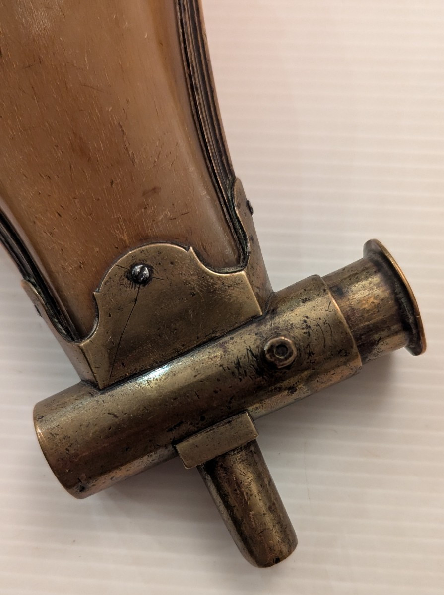 Powder Flask In Blond Horn And Brass, With Dispenser - 19th Century-photo-3