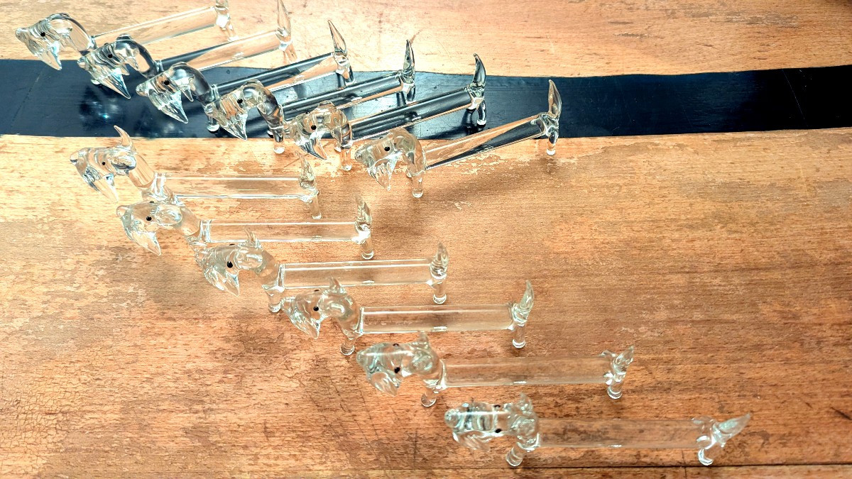 For A Fun Table Setting: 12 Art Deco Knife Rests In Spun Glass - Dog-photo-2