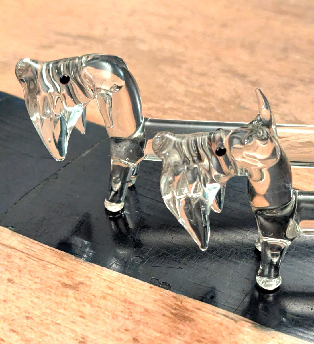 For A Fun Table Setting: 12 Art Deco Knife Rests In Spun Glass - Dog