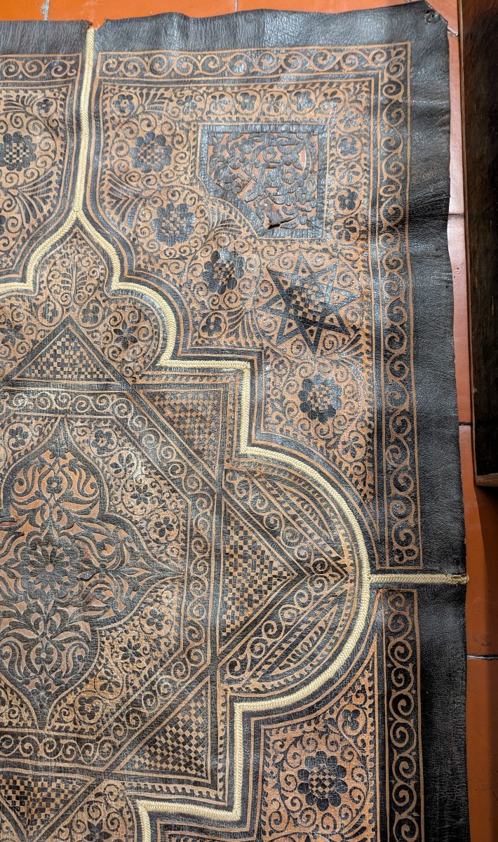 Tapis 19ème, en cuir entièrement découpé en surface-Art Islamique-photo-1