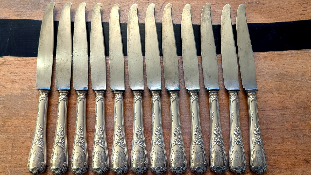 12 Couteaux de table, 19ème, Christofle, en métal argenté 