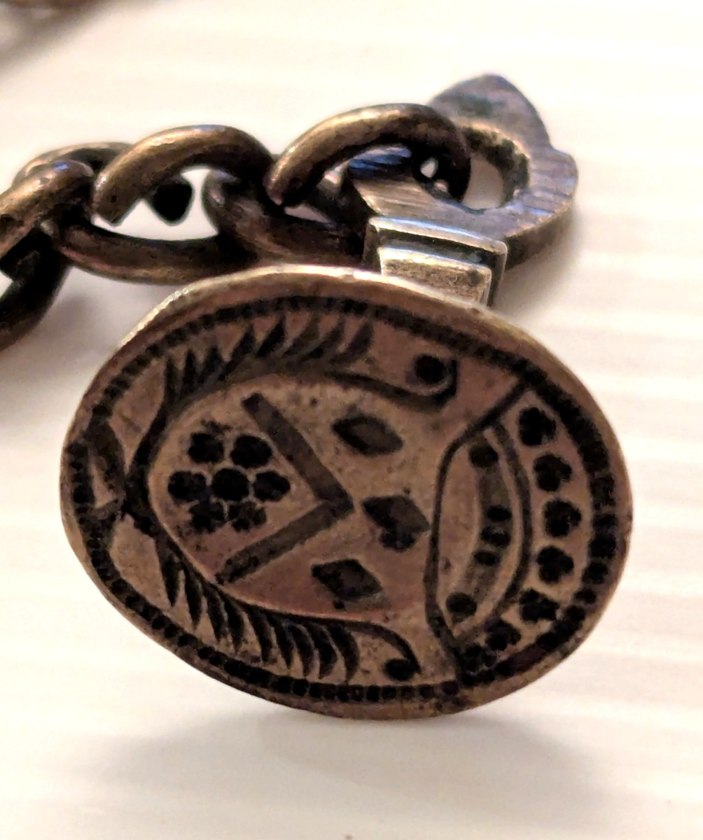 Paire de sceaux médiévaux, en bronze, sur une même chaîne d'origine-photo-3