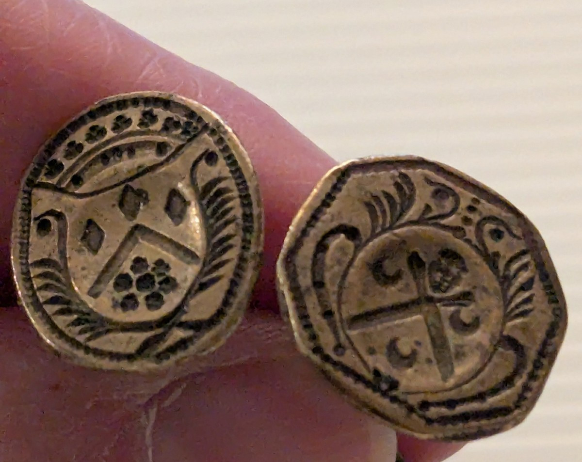 Paire de sceaux médiévaux, en bronze, sur une même chaîne d'origine-photo-1
