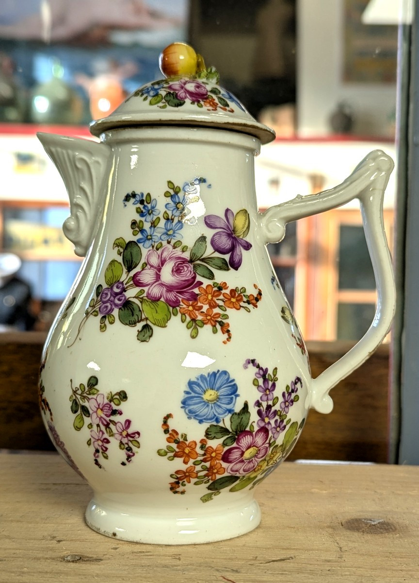 Cafetière égoïste, en porcelaine peinte de fleurs-Meissen