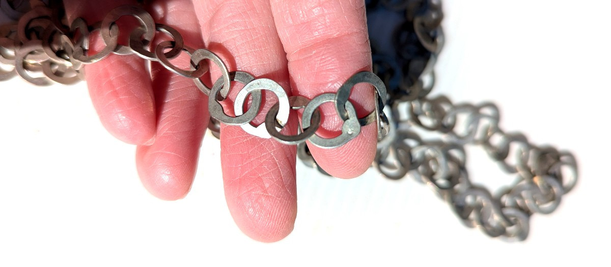 Imposante chaîne en argent massif martelé-Bijou ethnique-Sautoir-photo-3