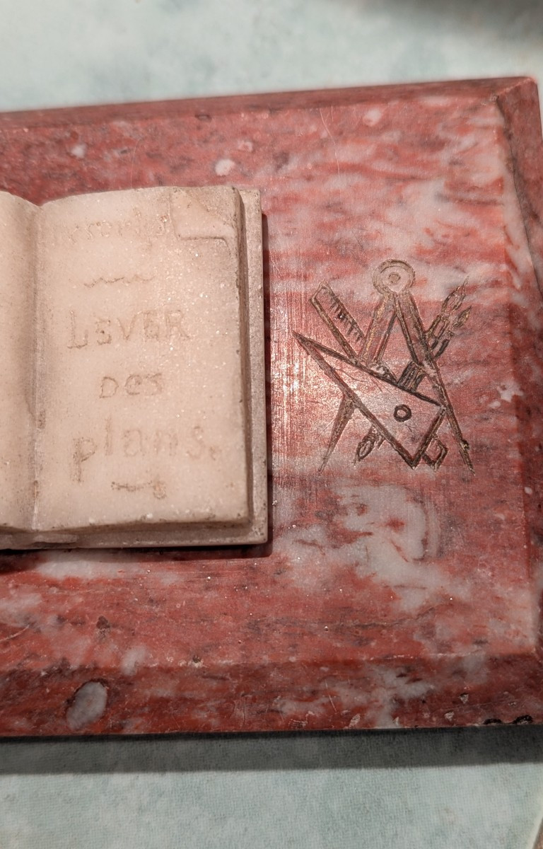 Masonic Paperweight, Marble, With Engravings-photo-3