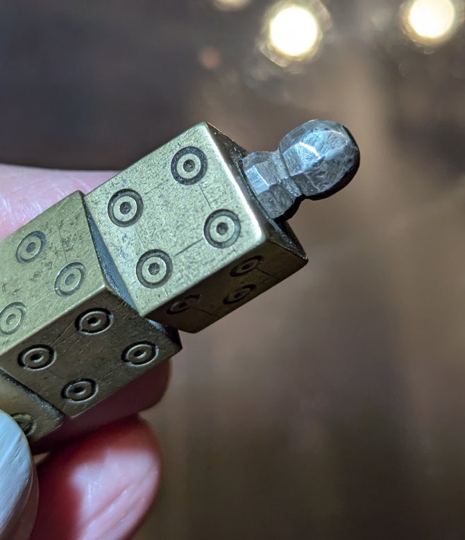 Geomancy: A Persian Pocket Divination Dice Game-photo-3