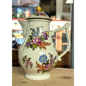 Cafetière égoïste, en porcelaine peinte de fleurs-Meissen