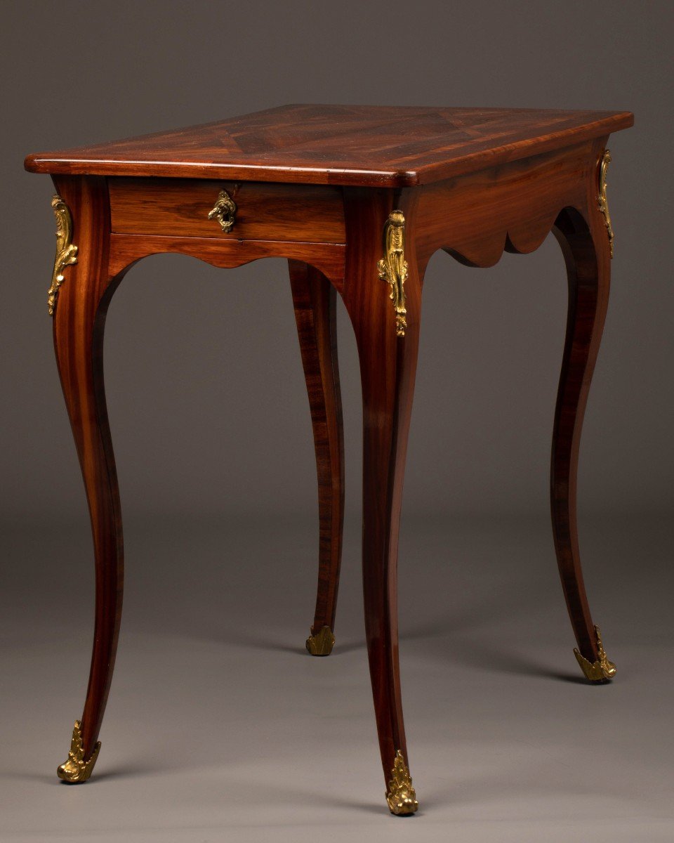 Table De Salon En Placage  Epoque Louis XV