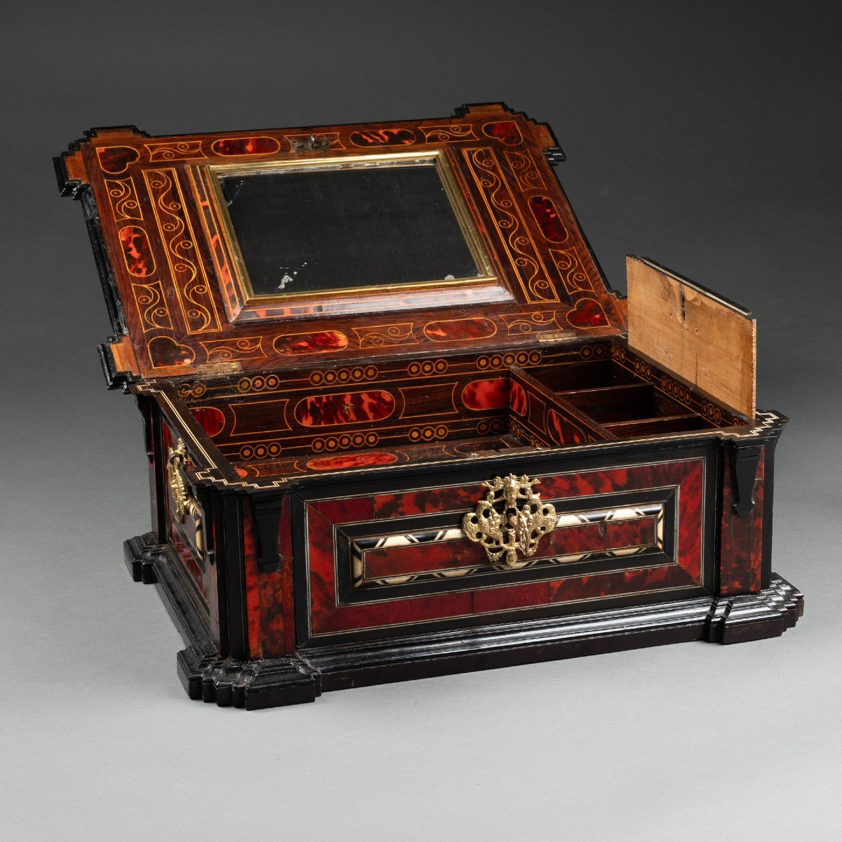Coffret  Epoque Fin XVIIe Siècle Début XVIIIe Siècle-photo-6