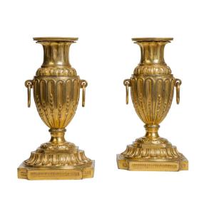 Paire de bougeoirs de poing    Epoque Louis XVI