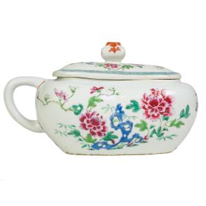 Bourdaloue en porcelaine de Chine   Epoque XVIIIe Siècle