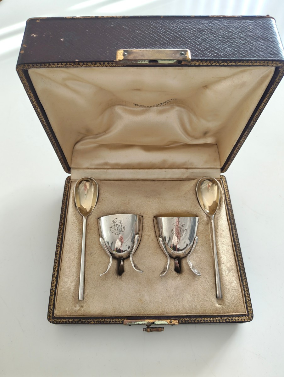 Coffret de coquetiers et cuillères en argent massif 