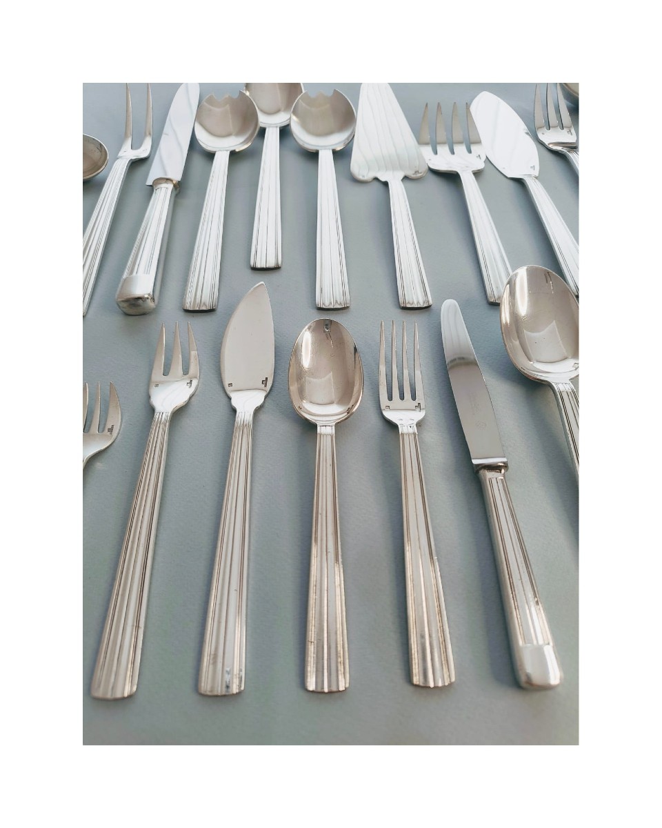 Christofle Mira ménagère art deco de 142 pièces  ondulation 