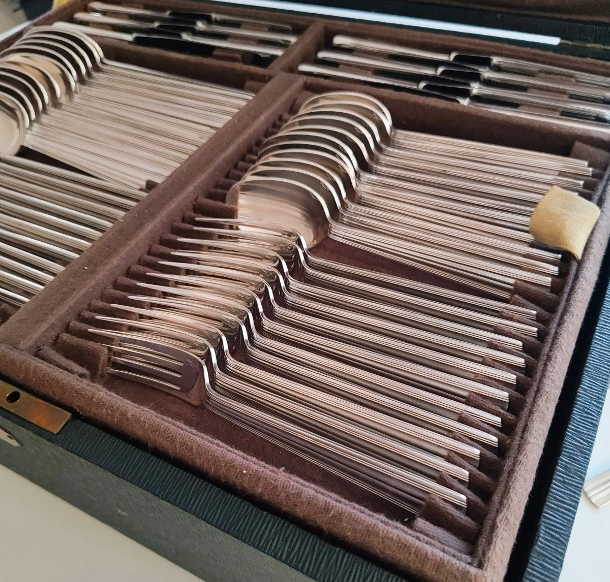 Christofle Mira ménagère art deco de 119 pièces  ondulation -photo-5