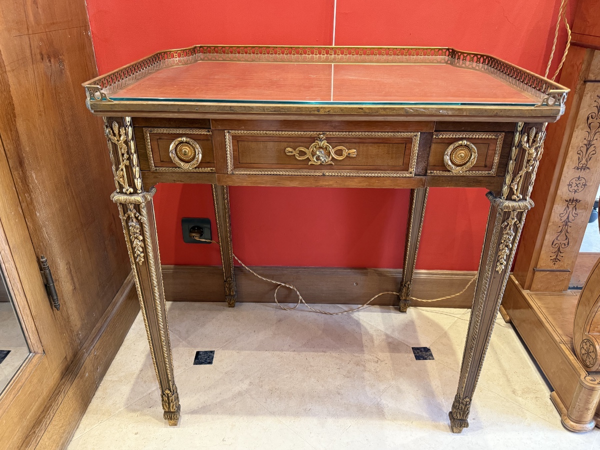 Henri DASSON (1825-1896)  Table de salon, XIXème siècle 