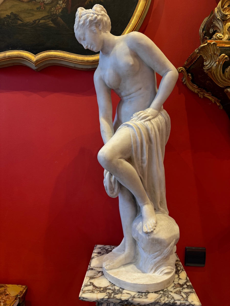 Sculpture Vénus sortant du bain d'après Allegrain 