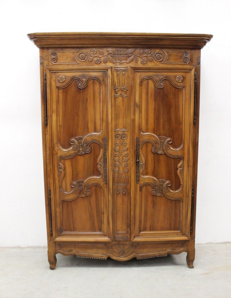 Armoire Bressane En Noyer XIX