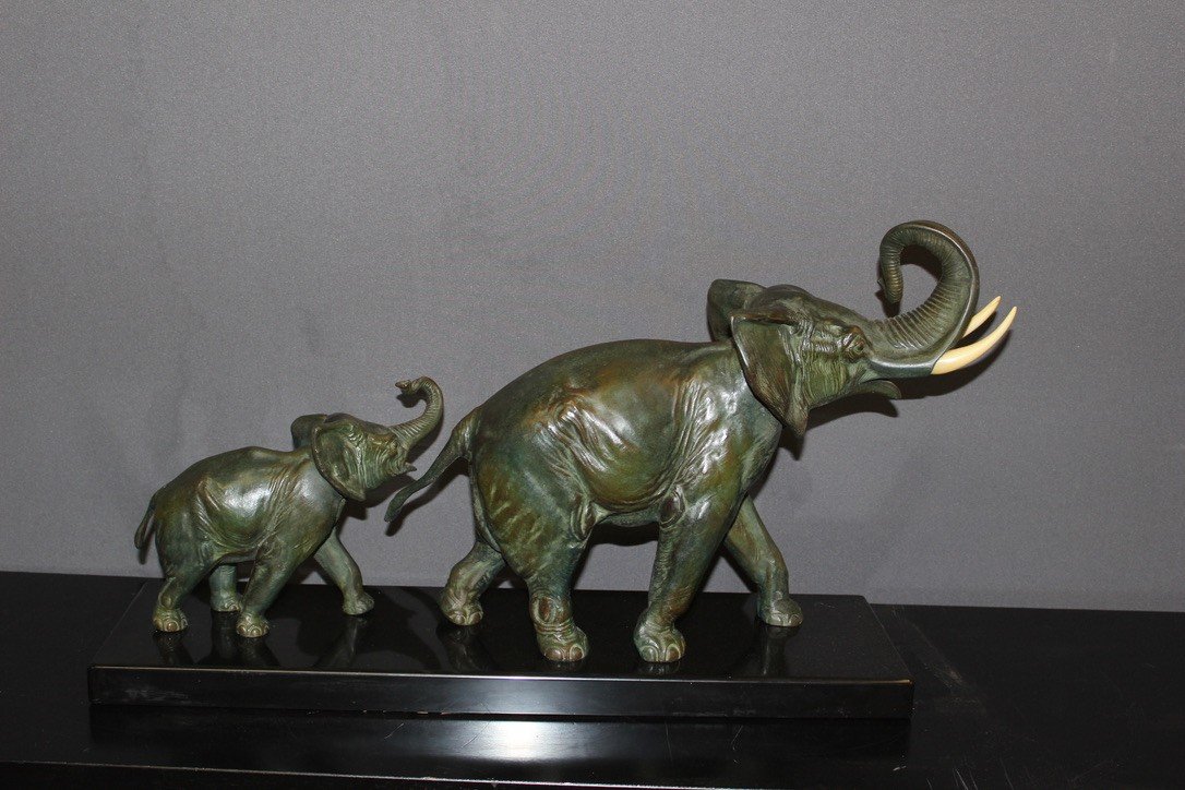 Spelter Sculpture Representing A Group Of Elephants By Irénée Rochard Circa 1930-photo-4