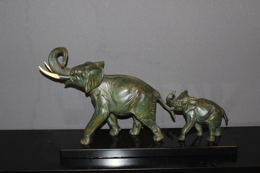 Spelter Sculpture Representing A Group Of Elephants By Irénée Rochard Circa 1930-photo-7