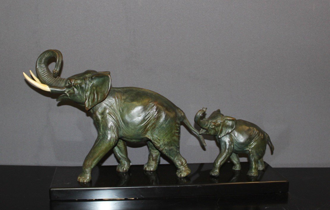 Spelter Sculpture Representing A Group Of Elephants By Irénée Rochard Circa 1930-photo-8