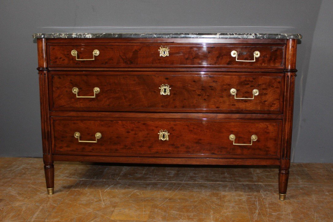 Louis XVI Commode In Speckled Mahogany Circa 1790