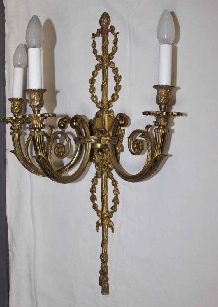 Important Pair Of Louis XVI Style Sconces In Bronze-photo-6