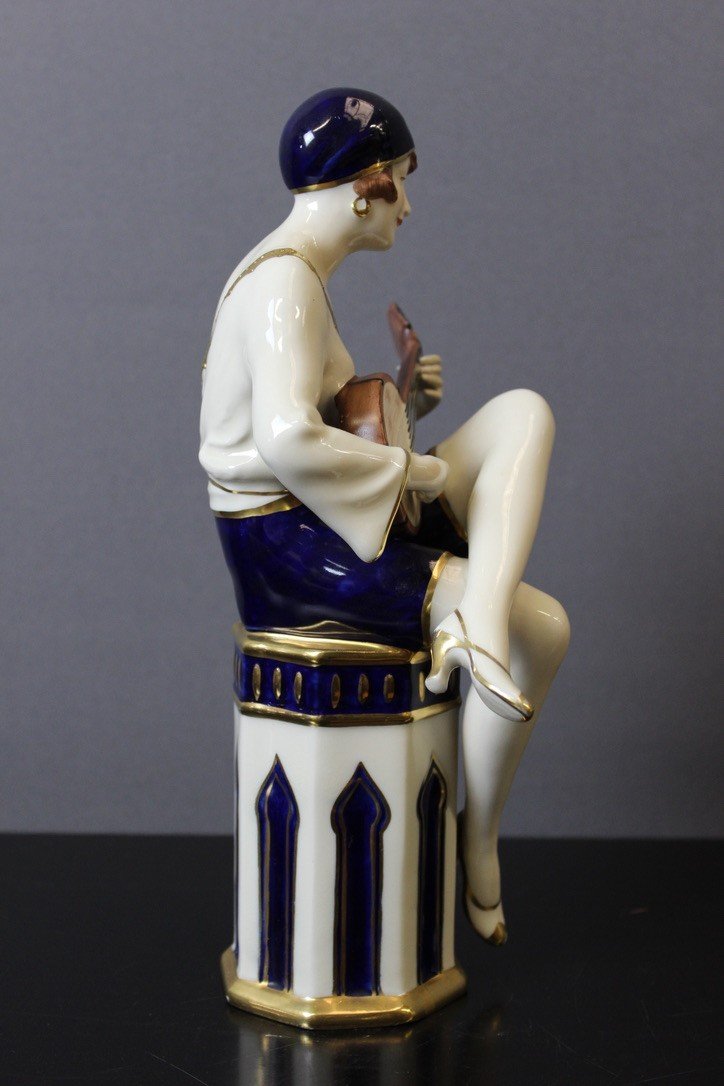 Joueuse De Mandoline d'époque Art Déco En Porcelaine Par Royal Dux -photo-4