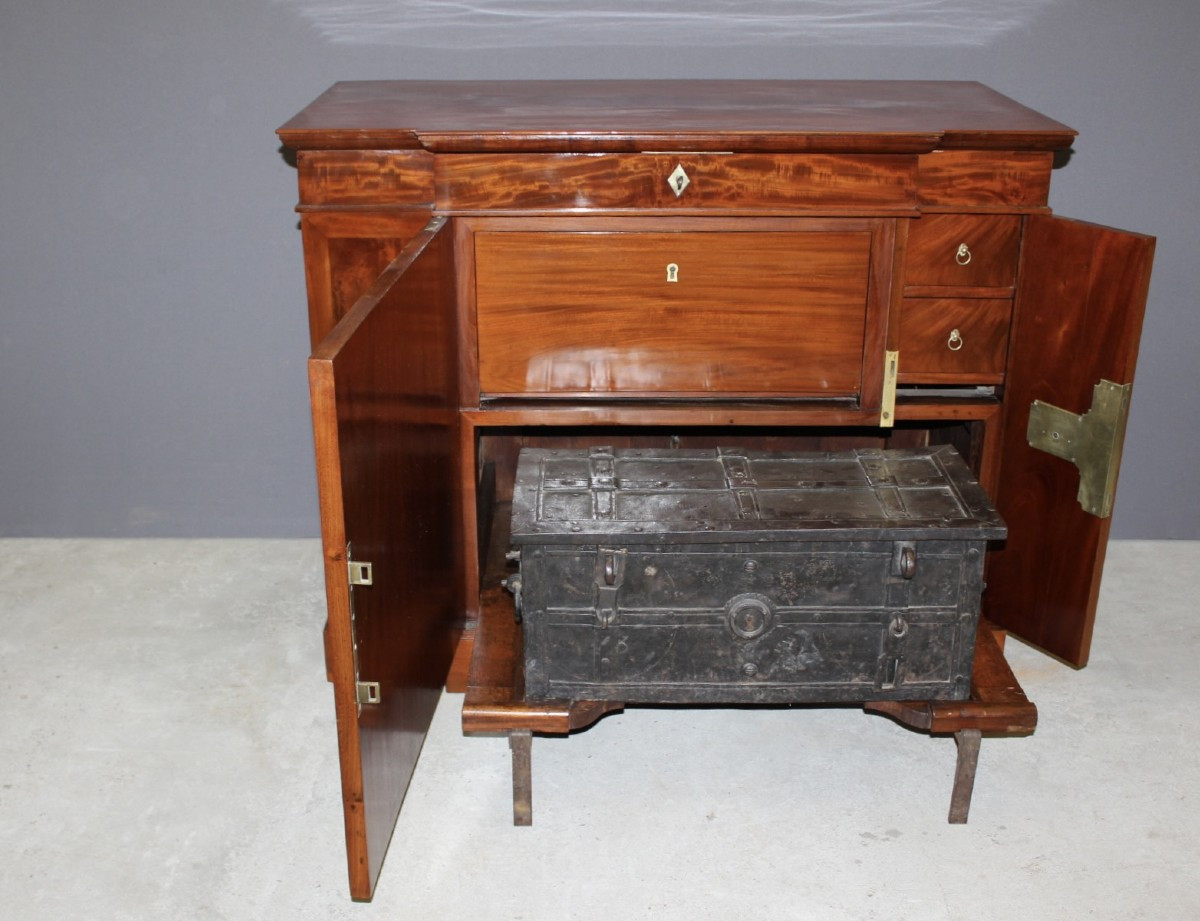 Meuble  Coffre Fort De Corsaire XIX En Acajou
