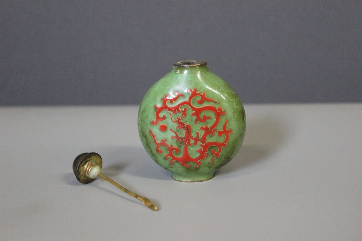 Red Coral Enameled Snuff Bottle, China, Early 20th Century-photo-3