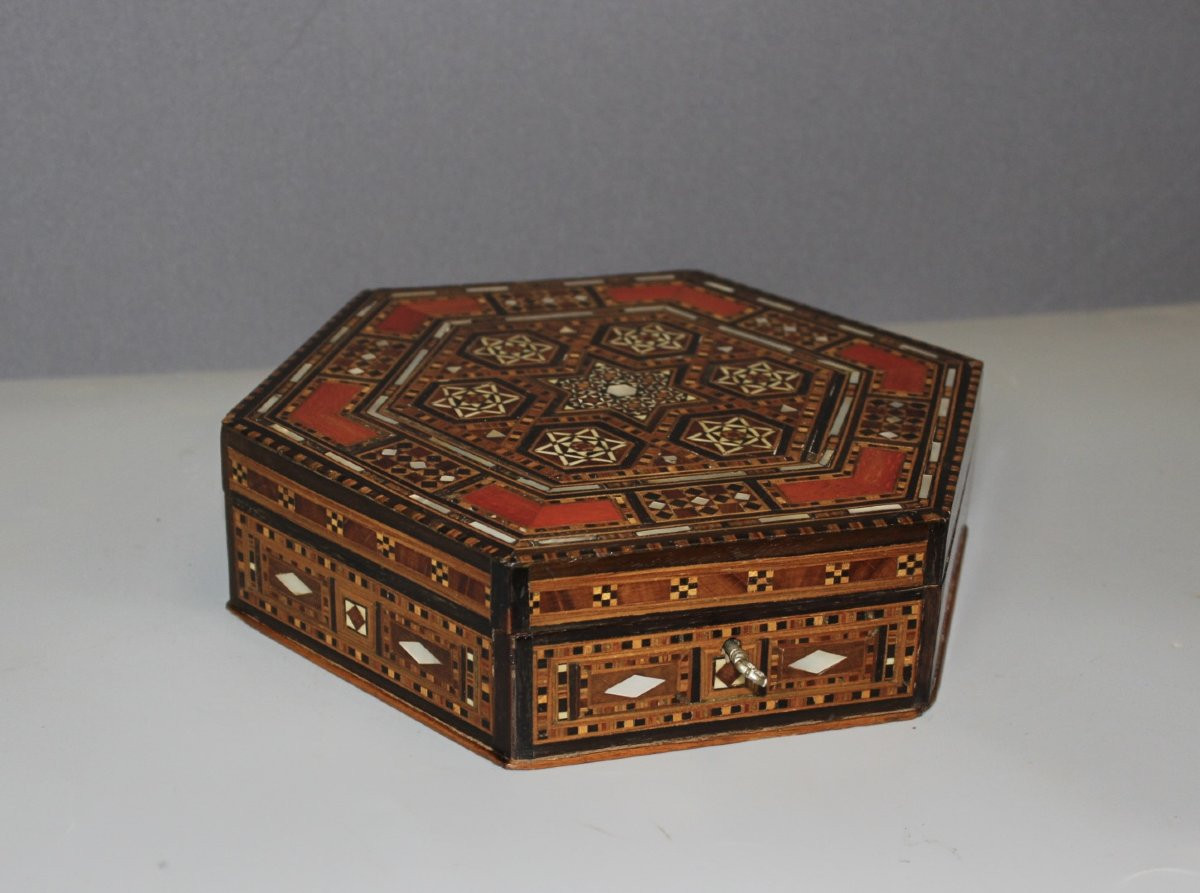Coffret Syrien Hexagonale En Marqueterie Vers 1920-photo-1