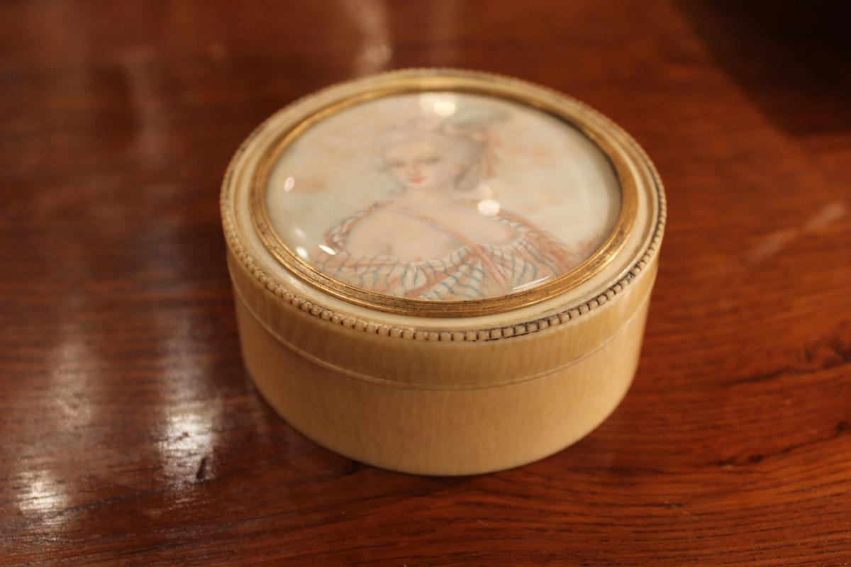 Box In Ivory And Miniature Of Woman-photo-2