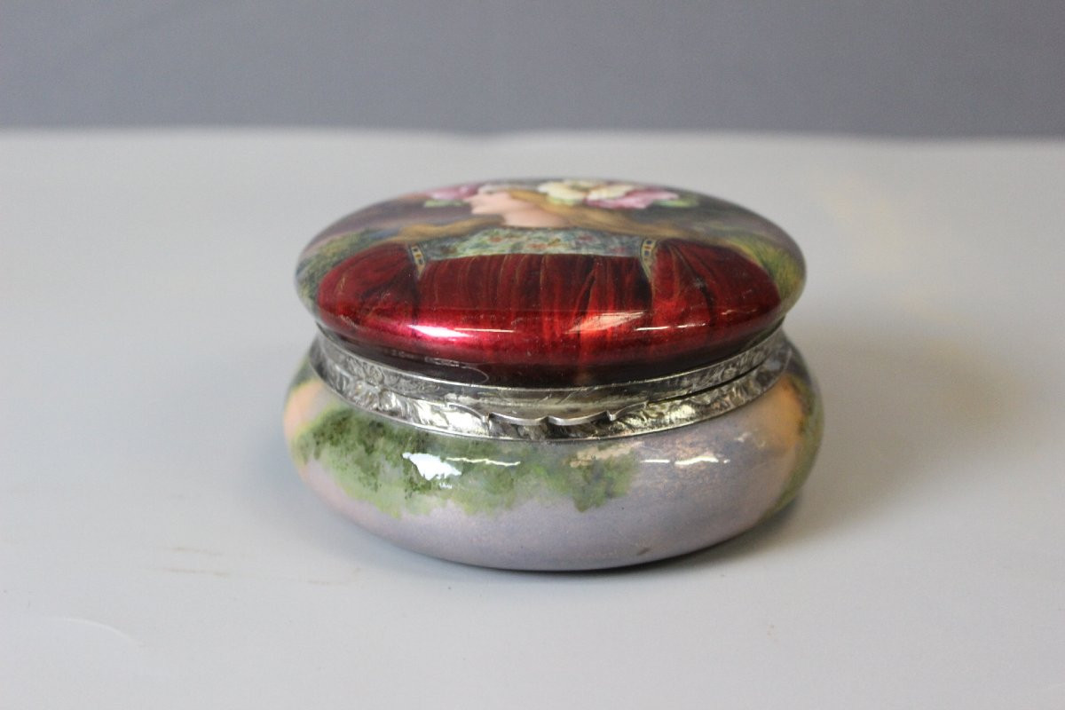 Art Nouveau Enamel Box, Woman With Flowers Circa 1900-photo-3