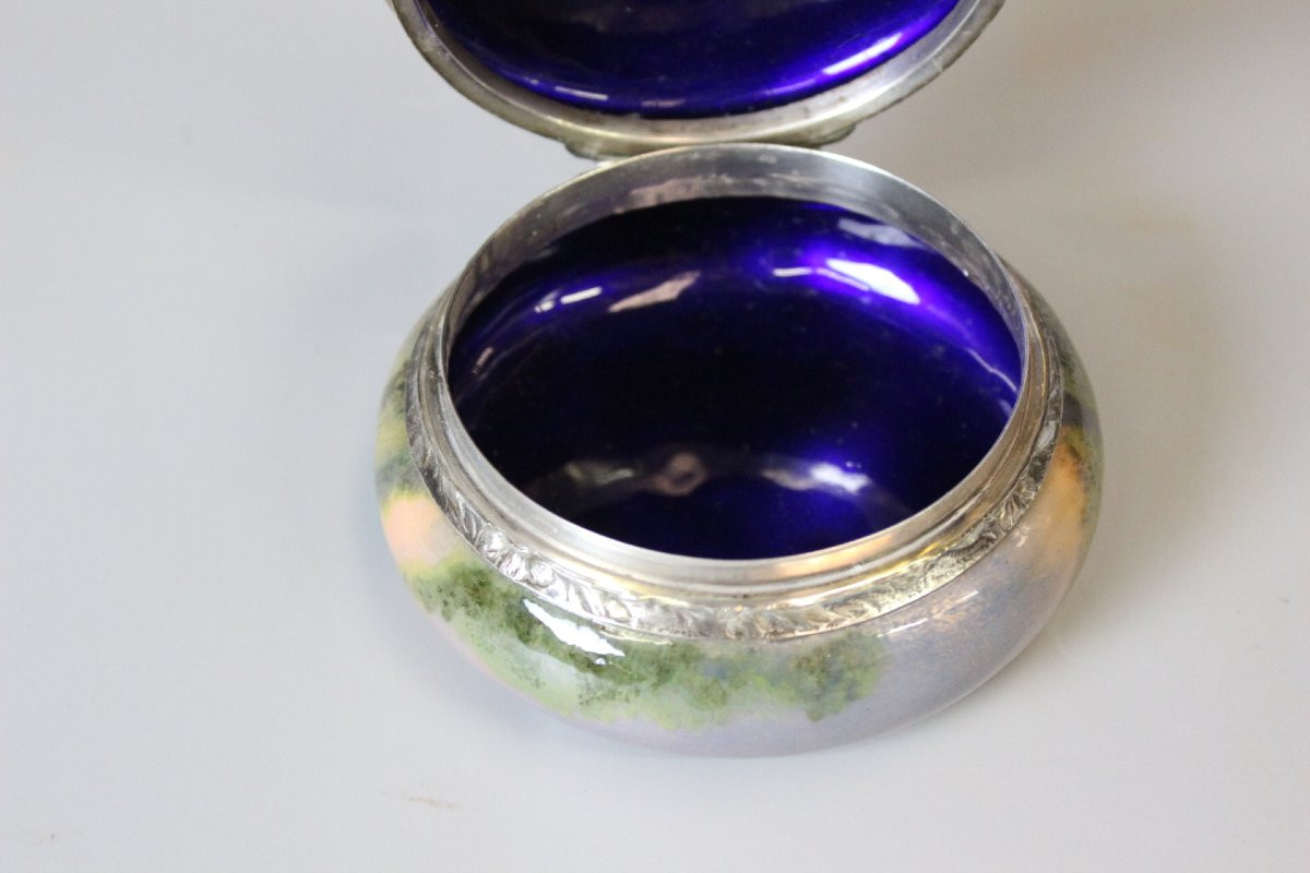 Art Nouveau Enamel Box, Woman With Flowers Circa 1900-photo-2