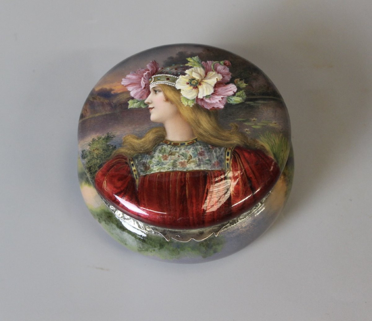 Art Nouveau Enamel Box, Woman With Flowers Circa 1900-photo-3